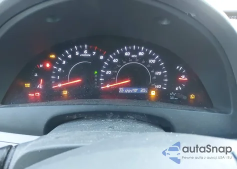 2010 Toyota Camry Le z USA, uszkodzony, nr VIN 4T4BF3EKXAR010968